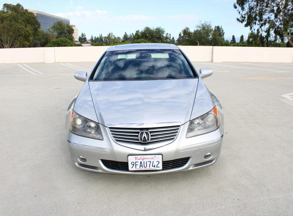 2005 Acura RL 2nd Gen - Image 2 of 31