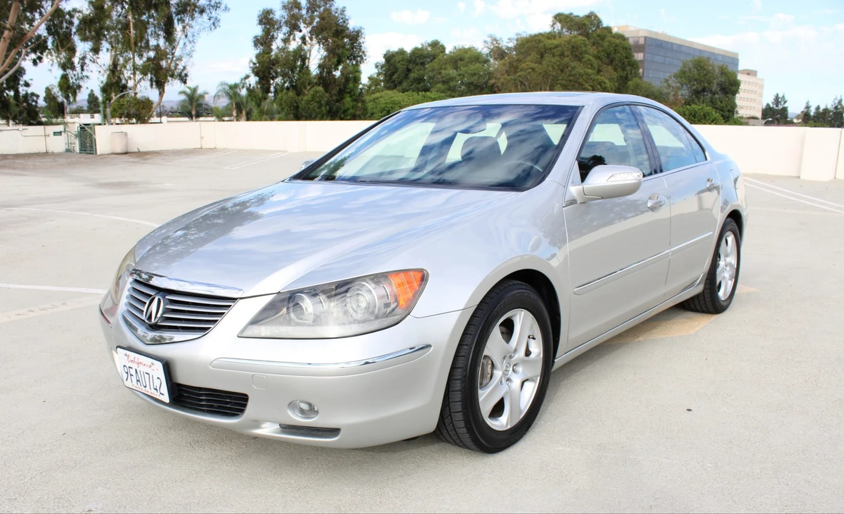 2005 Acura RL 2nd Gen - Image 3 of 31