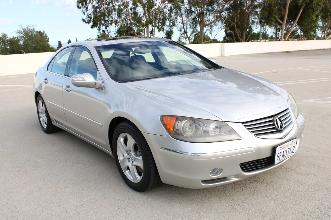 2005 Acura RL 2nd Gen - Image 22 of 31