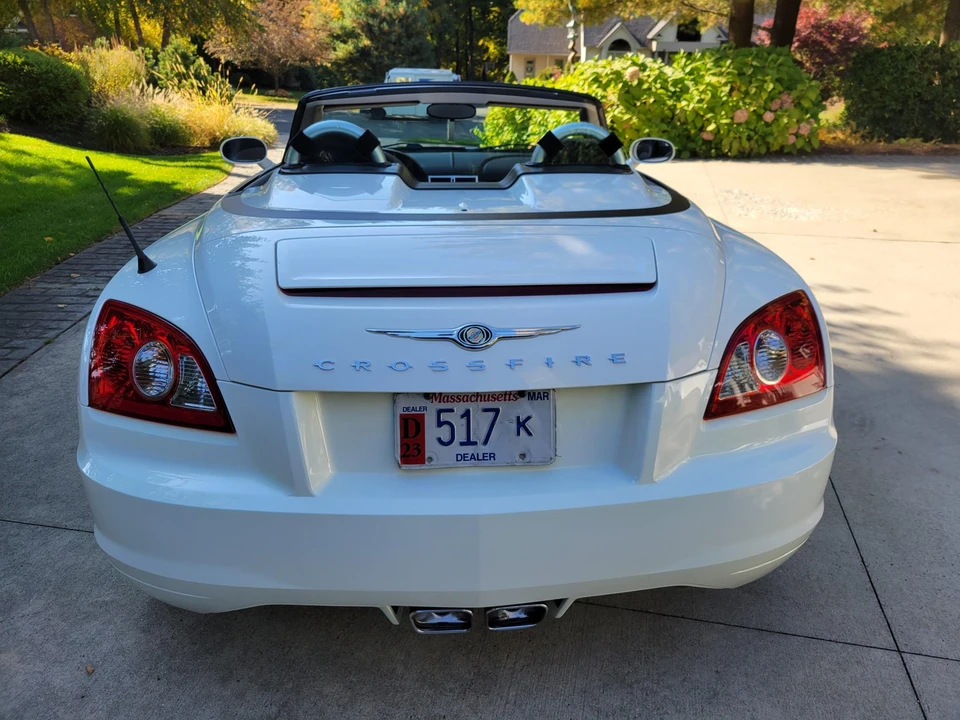 2005 Chrysler Crossfire - Image 23 of 31