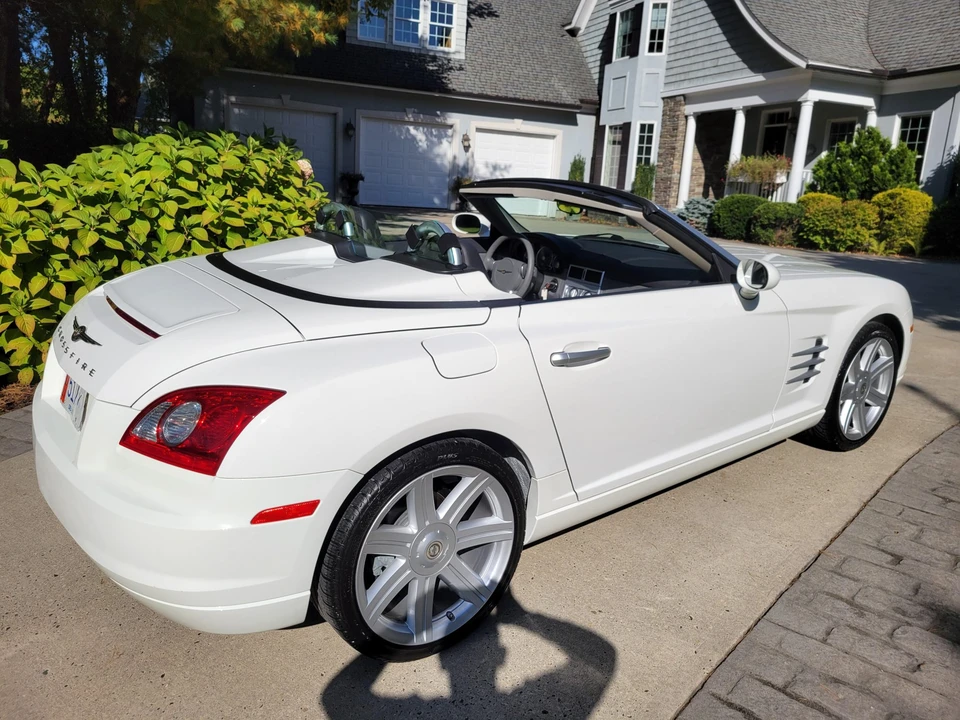 2005 Chrysler Crossfire - Image 19 of 31