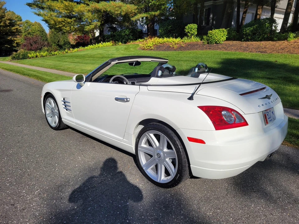2005 Chrysler Crossfire - Image 27 of 31