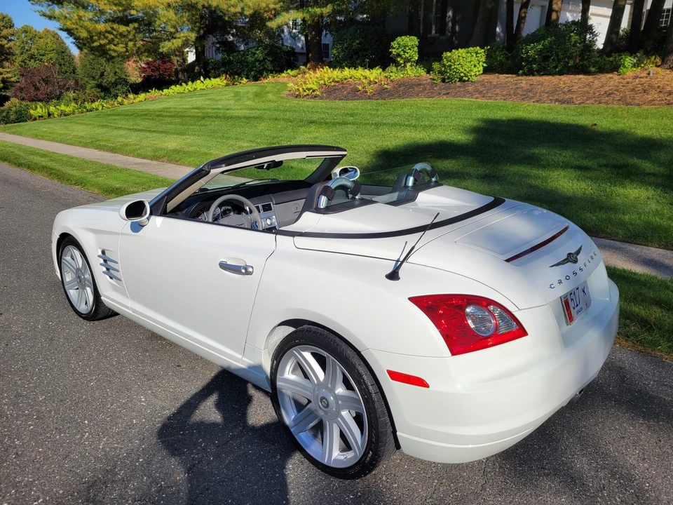 2005 Chrysler Crossfire - Image 26 of 31