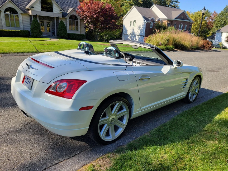 2005 Chrysler Crossfire - Image 18 of 31