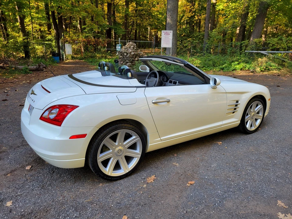 2005 Chrysler Crossfire - Image 11 of 31