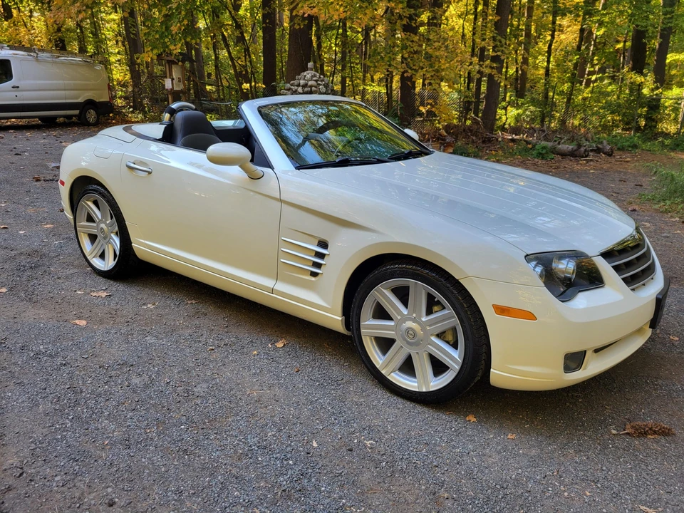2005 Chrysler Crossfire - Image 8 of 31