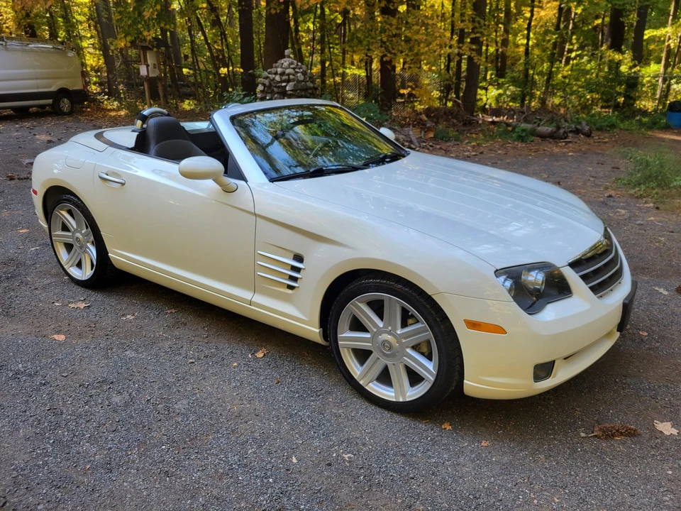 2005 Chrysler Crossfire - Image 9 of 31