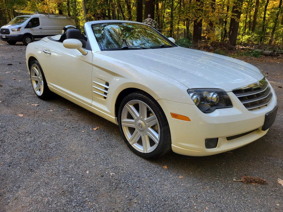 2005 Chrysler Crossfire - Image 6 of 31