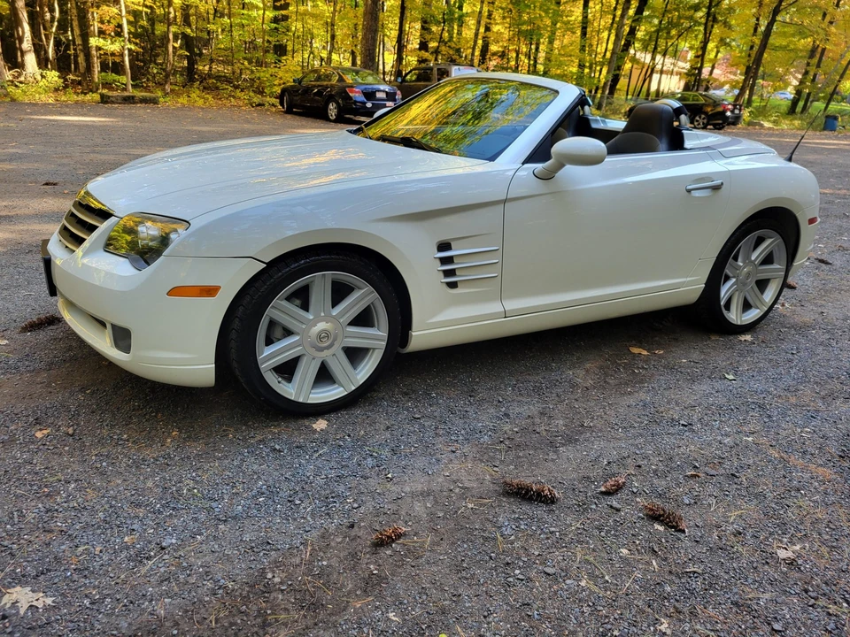 2005 Chrysler Crossfire - Image 2 of 31