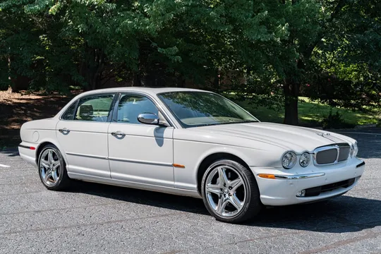 2005 Jaguar Super V8