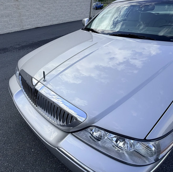 2005 Lincoln Town Car - Image 24 of 31