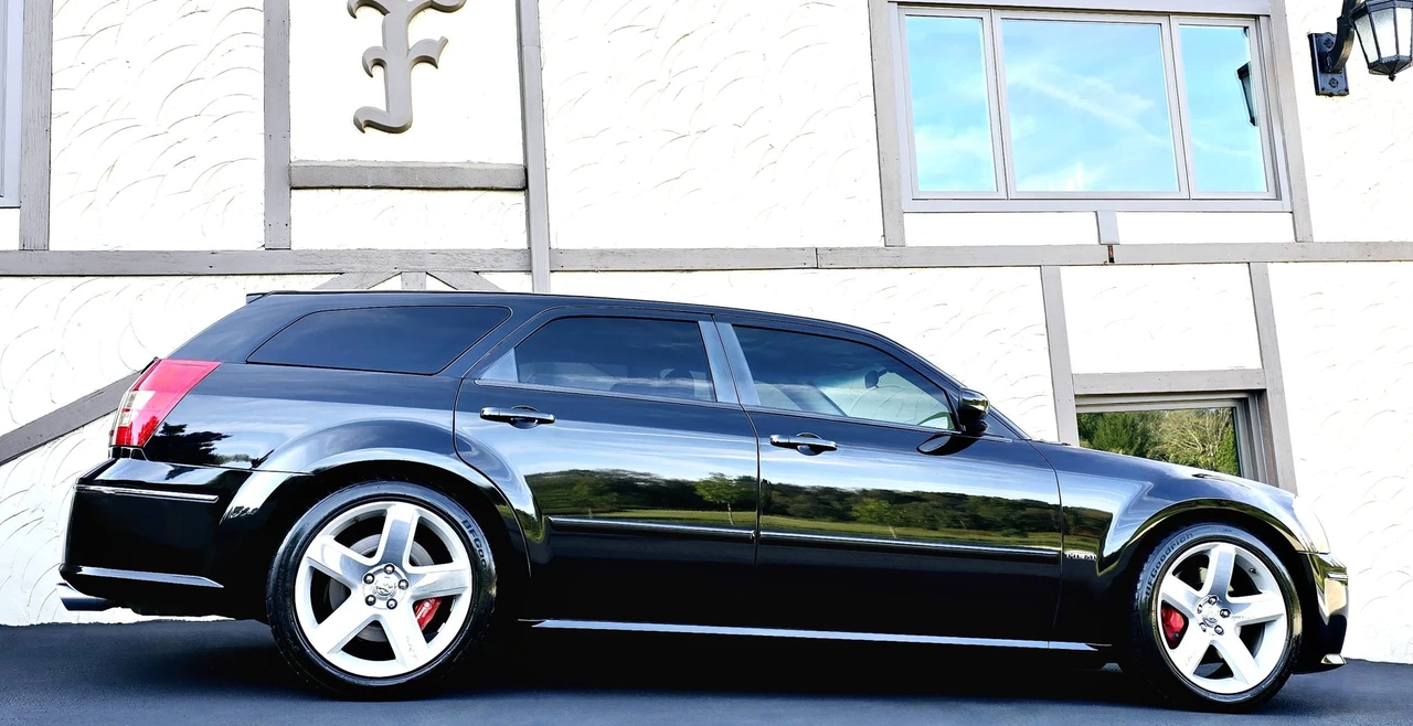 2006 Dodge Magnum SRT8 2nd Gen - Image 13 of 31