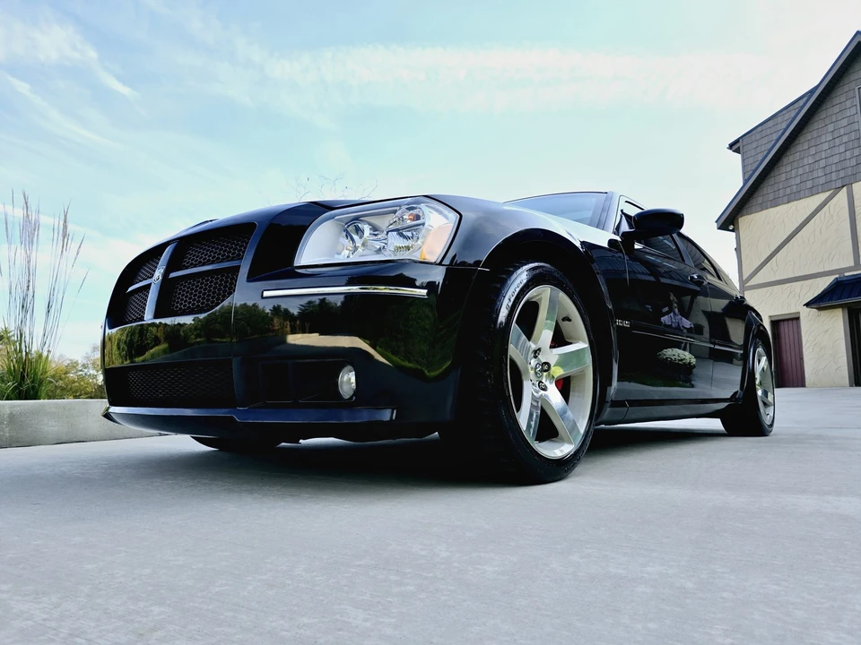 2006 Dodge Magnum SRT8 2nd Gen - Image 2 of 31