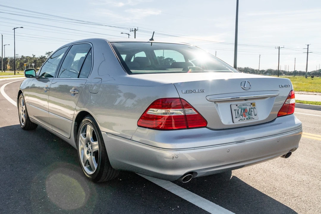 2006 Lexus LS 3rd Gen - Image 7 of 31