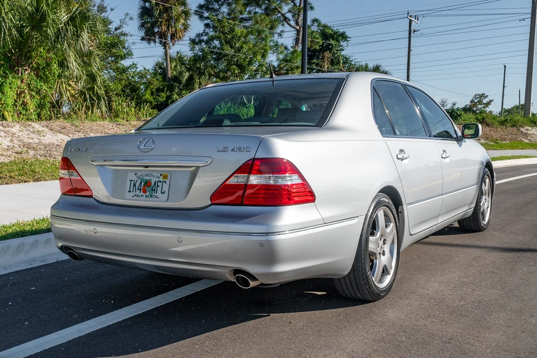 2006 Lexus LS 3rd Gen - Image 5 of 31