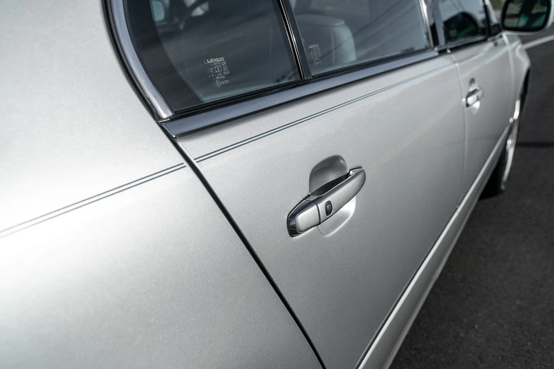 2006 Lexus LS 3rd Gen - Image 20 of 31