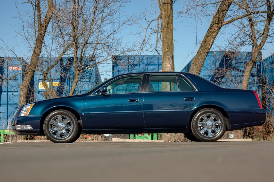 2007 Cadillac DTS - Image 7 of 31