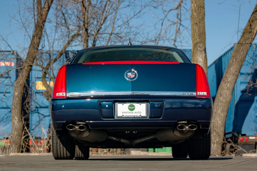 2007 Cadillac DTS - Image 12 of 31