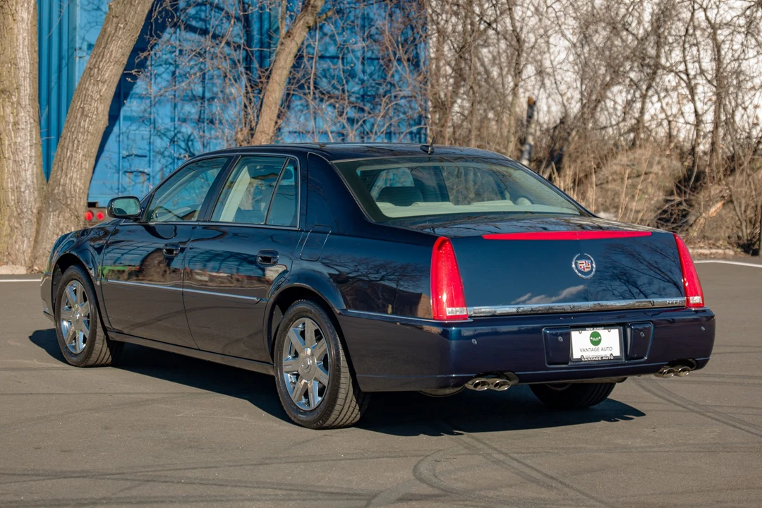 2007 Cadillac DTS - Image 9 of 31