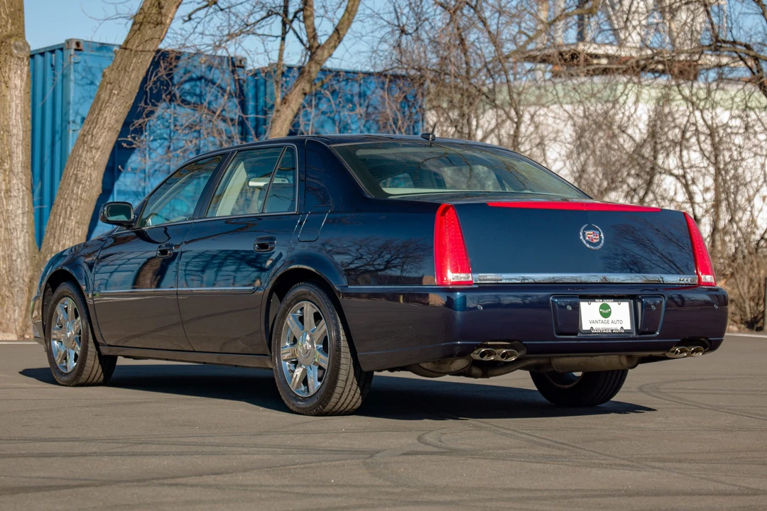 2007 Cadillac DTS - Image 10 of 31
