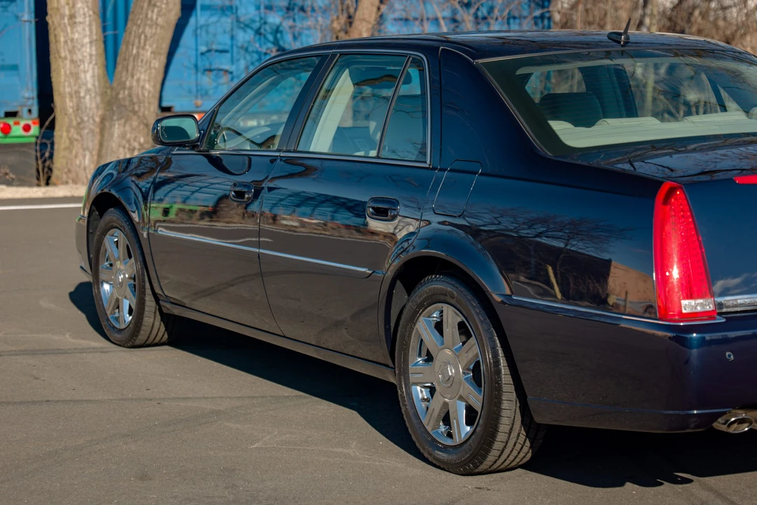 2007 Cadillac DTS - Image 24 of 31