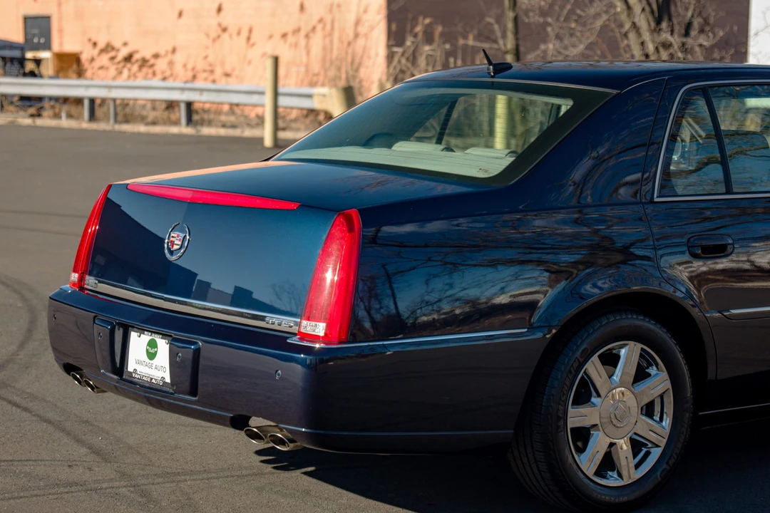 2007 Cadillac DTS - Image 26 of 31