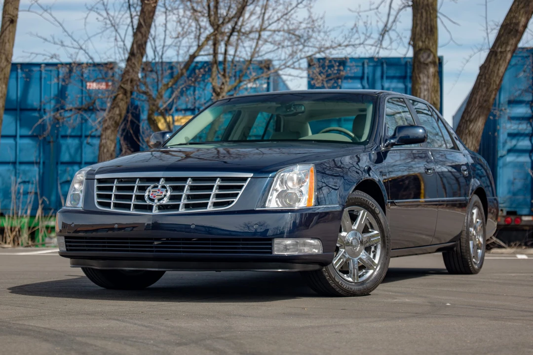 2007 Cadillac DTS - Image 3 of 31