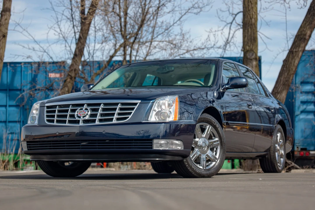 2007 Cadillac DTS - Image 2 of 31