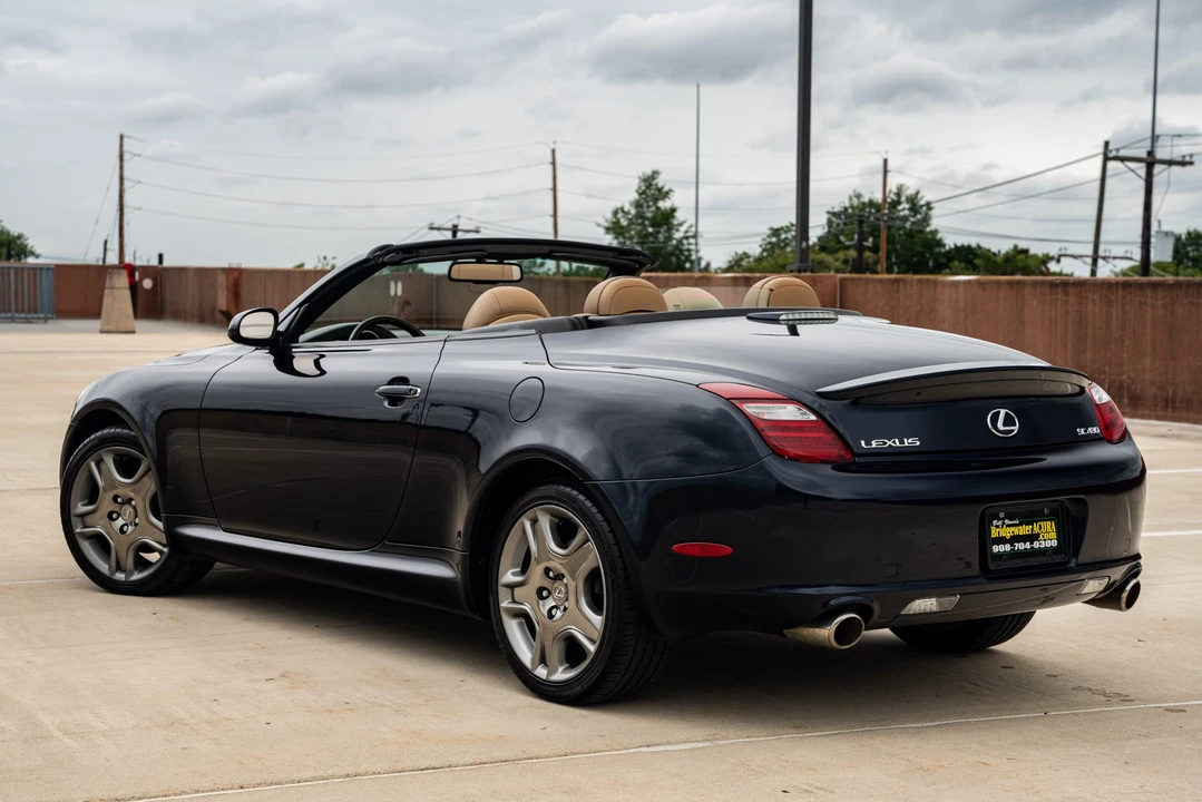 2007 Lexus SC430 - Image 2 of 31