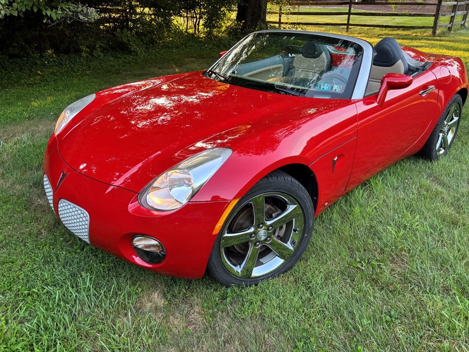 2007 Pontiac Solstice - Image 2 of 31
