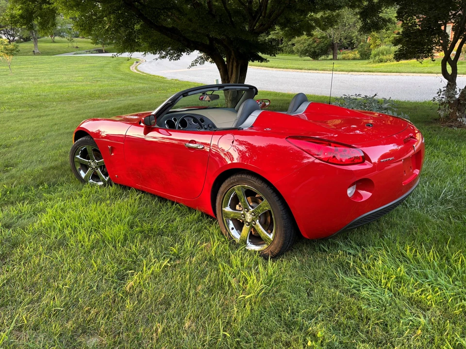 2007 Pontiac Solstice - Image 9 of 31