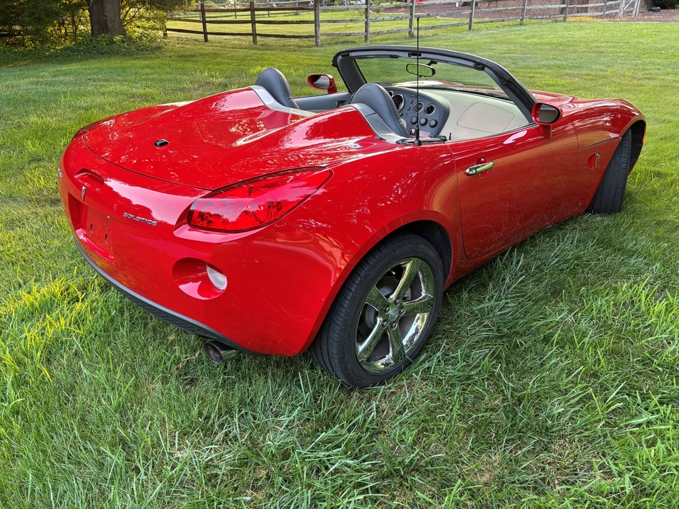 2007 Pontiac Solstice - Image 10 of 31