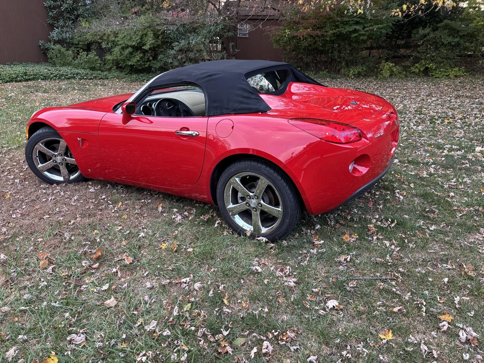 2007 Pontiac Solstice - Image 24 of 31