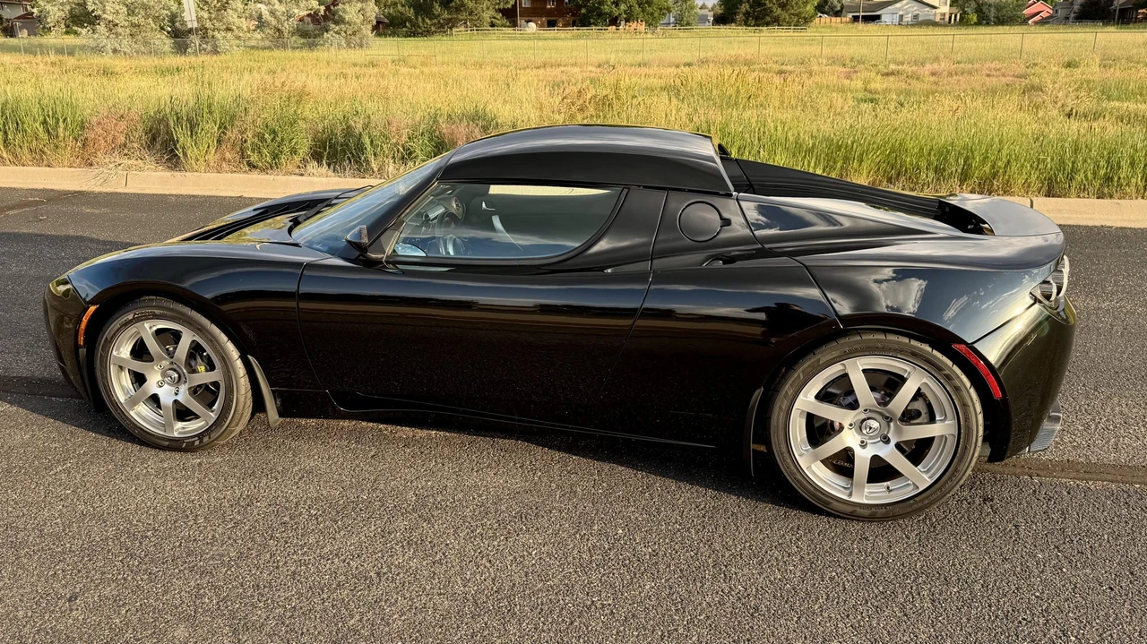 2008 Tesla Roadster - Image 7 of 31