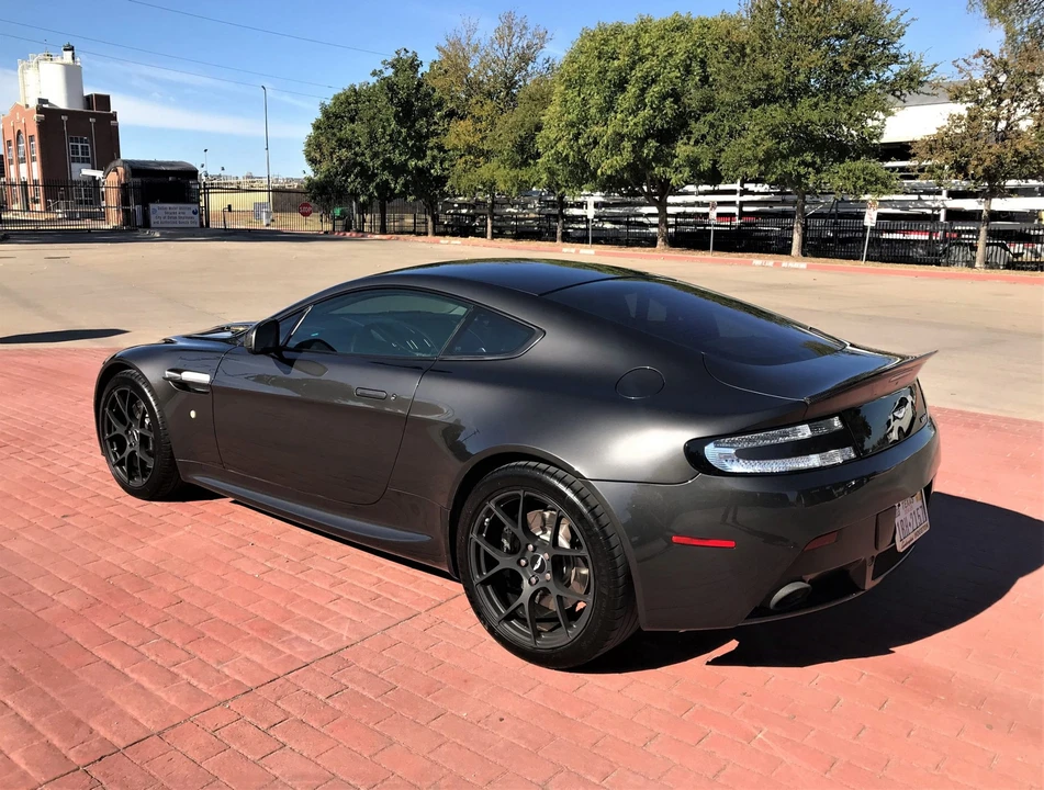 2010 Aston Martin V8 Vantage (2006-2017) - Image 9 of 31