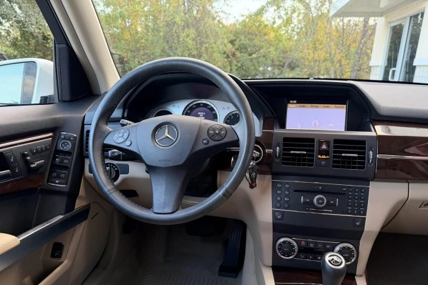 2010 Mercedes-Benz GLK-Class - Image 5 of 7