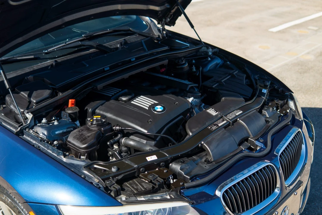 2011 BMW E93 3 Series Convertible - Image 6 of 7