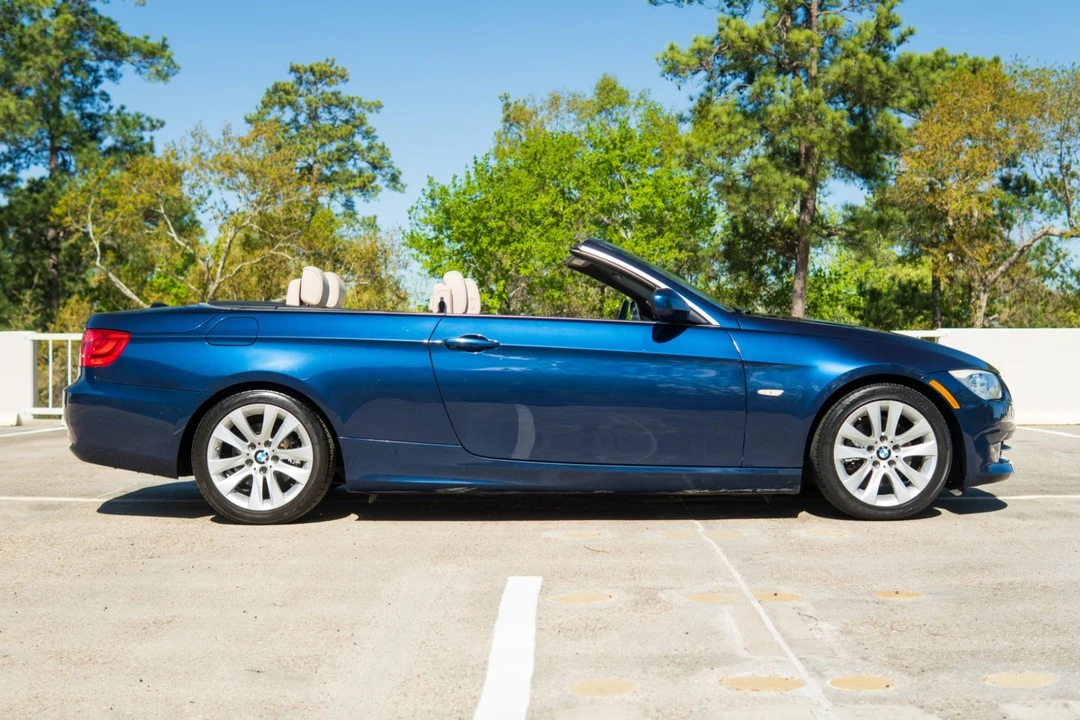 2011 BMW E93 3 Series Convertible - Image 3 of 7