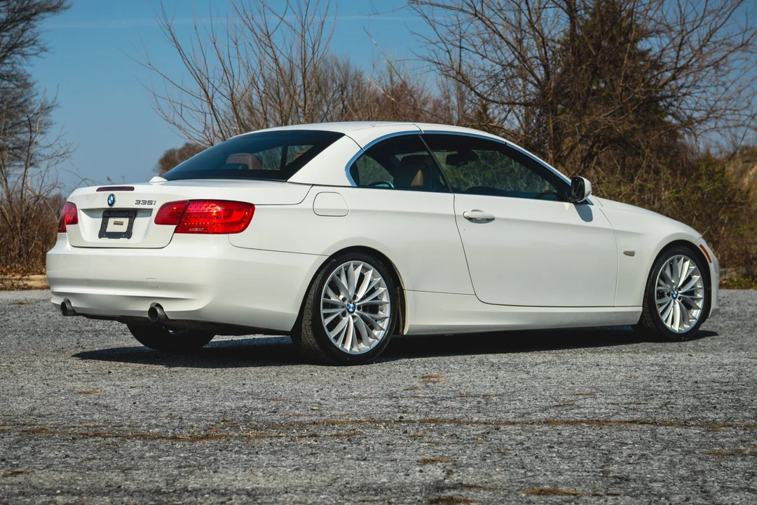 2011 BMW E93 335i Convertible - Image 2 of 7
