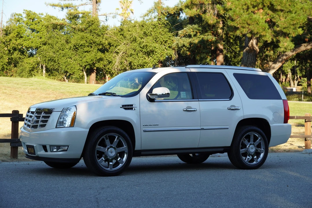 2011 Cadillac Escalade & EXT 3rd Gen - Image 10 of 31