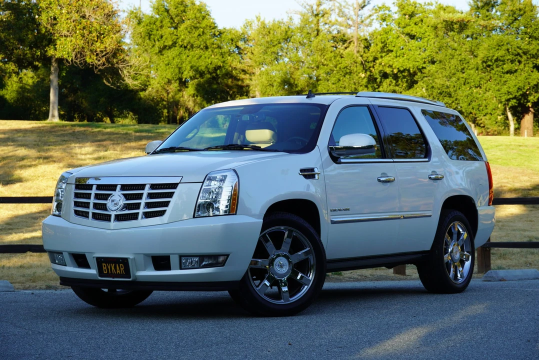 2011 Cadillac Escalade & EXT 3rd Gen - Image 7 of 31