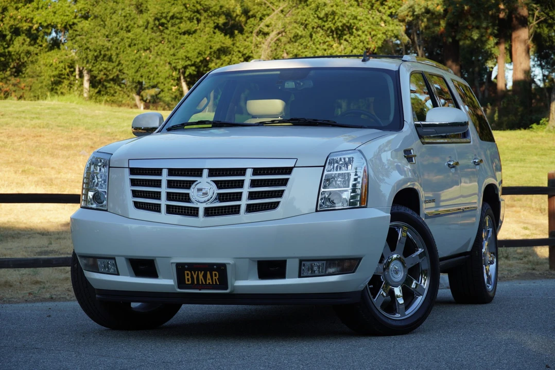 2011 Cadillac Escalade & EXT 3rd Gen - Image 3 of 31
