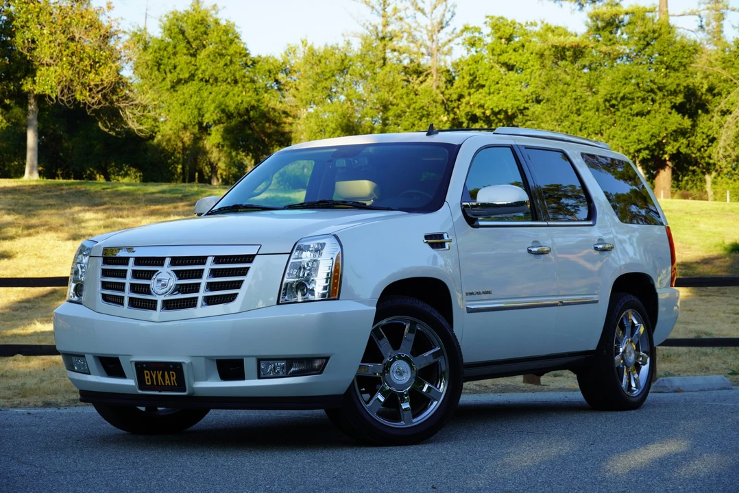 2011 Cadillac Escalade & EXT 3rd Gen - Image 5 of 31