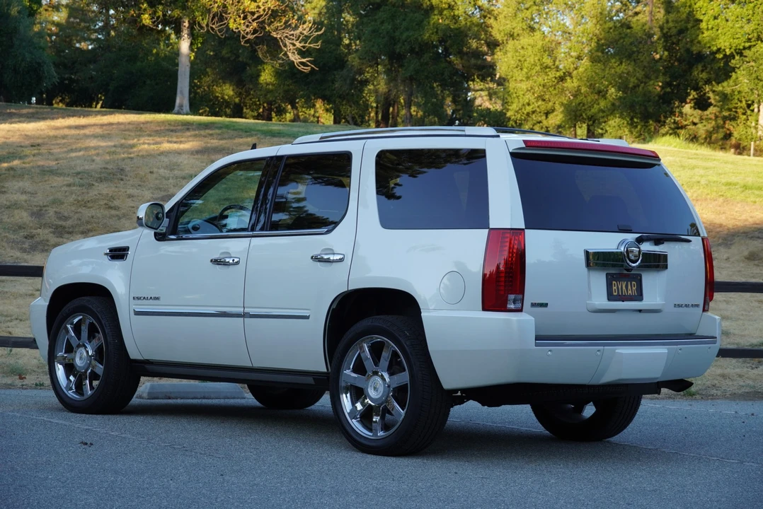 2011 Cadillac Escalade & EXT 3rd Gen - Image 18 of 31