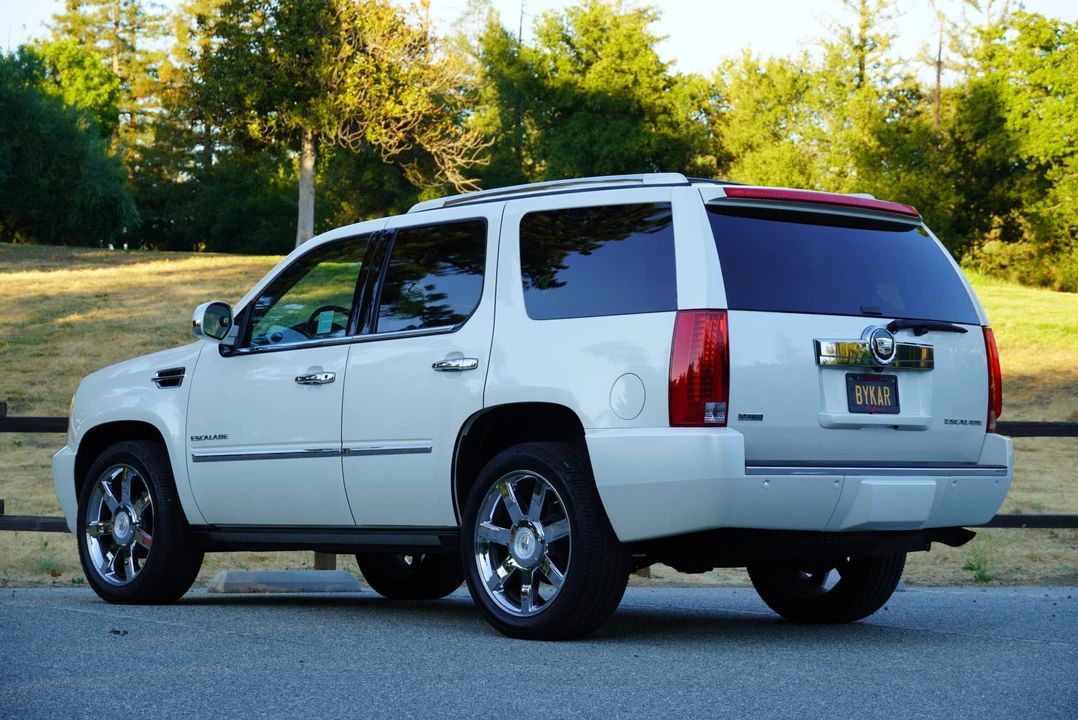 2011 Cadillac Escalade & EXT 3rd Gen - Image 19 of 31
