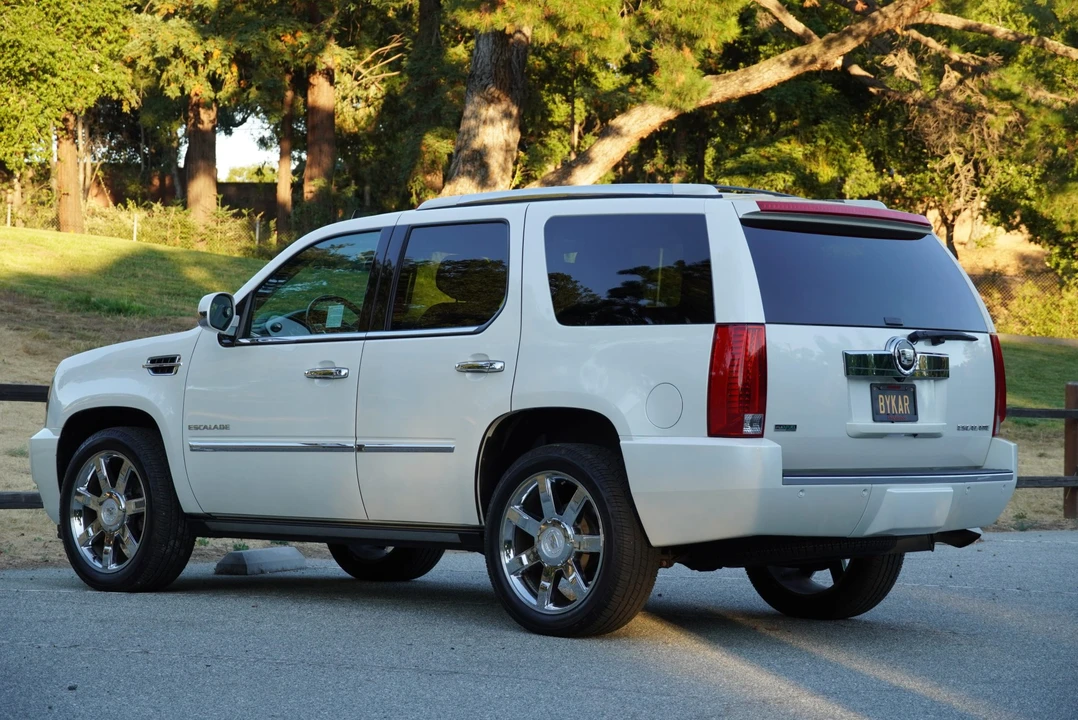 2011 Cadillac Escalade & EXT 3rd Gen - Image 16 of 31
