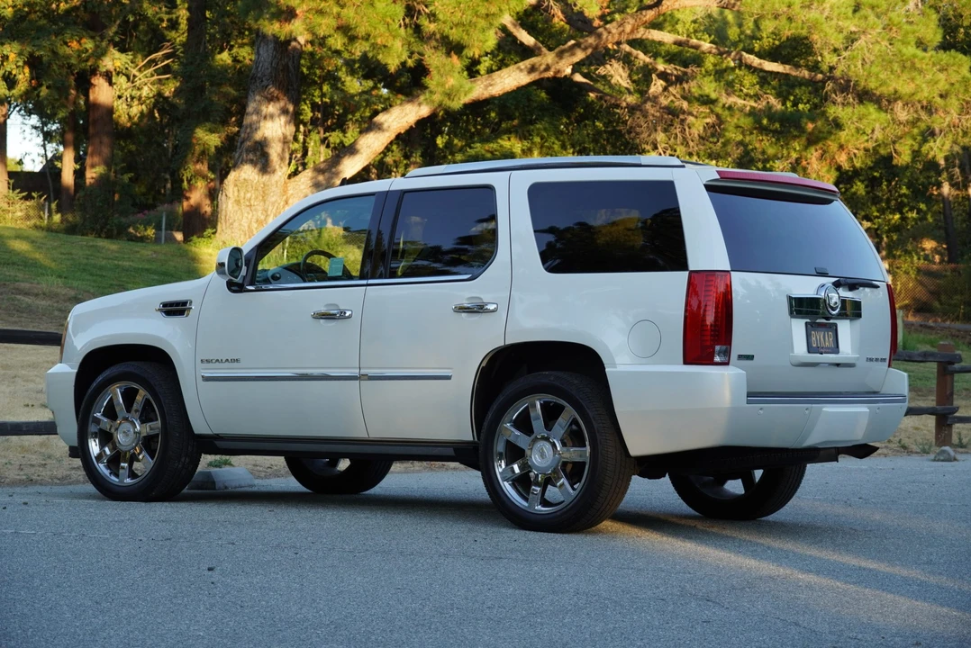 2011 Cadillac Escalade & EXT 3rd Gen - Image 17 of 31