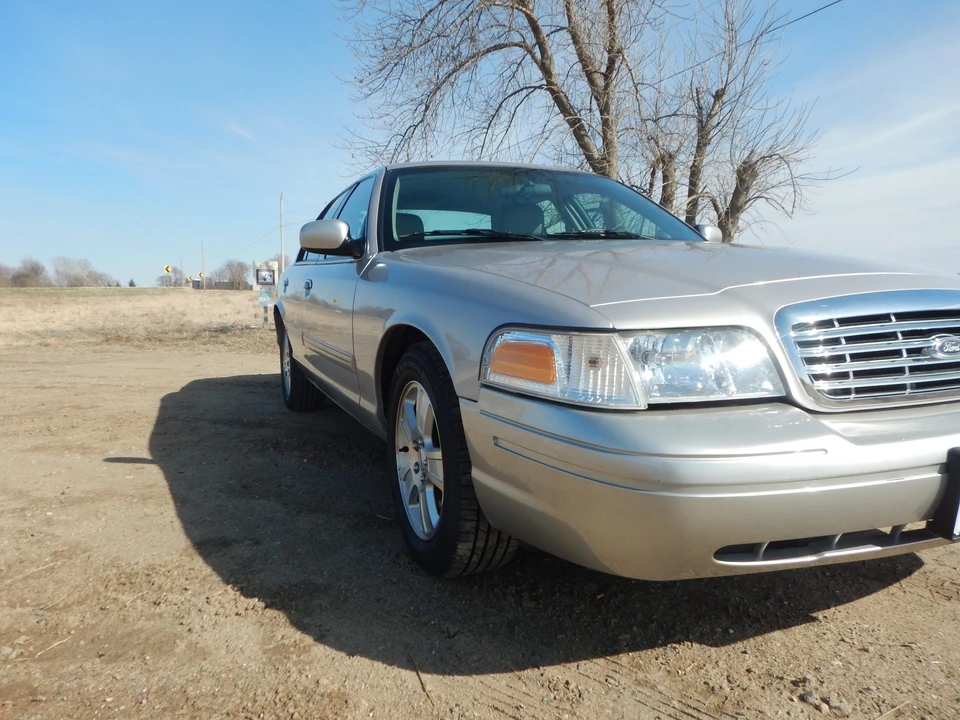 2011 Ford Crown Victoria - Image 14 of 31