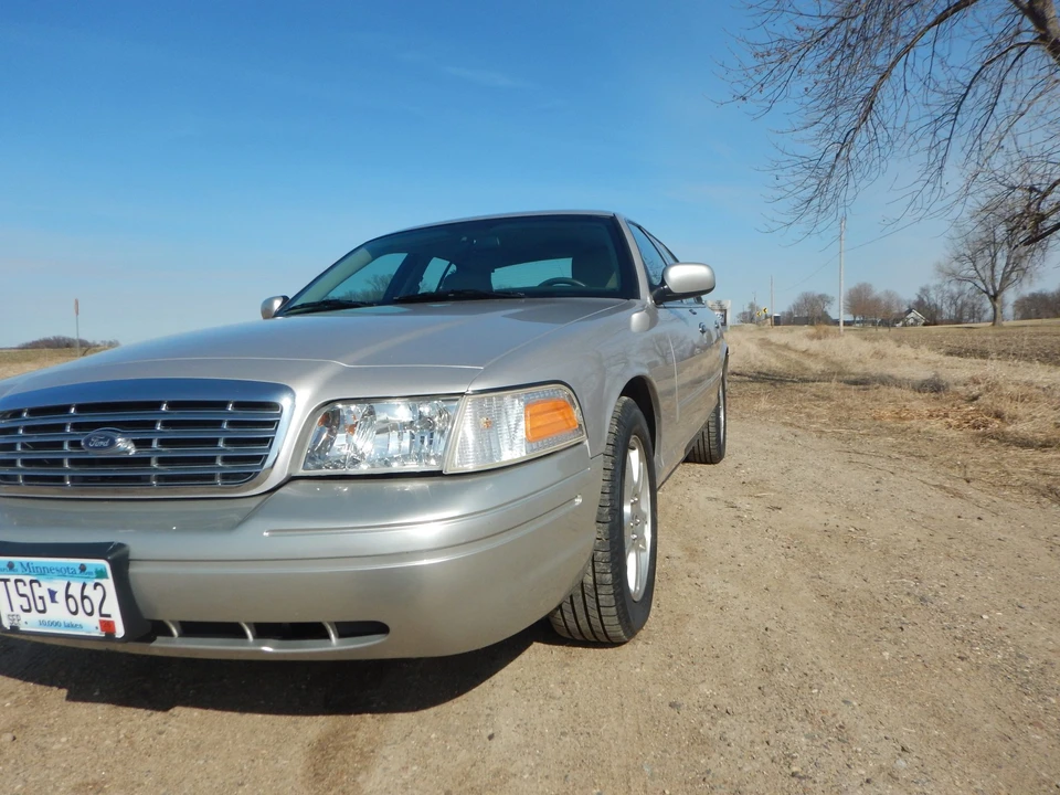 2011 Ford Crown Victoria - Image 15 of 31
