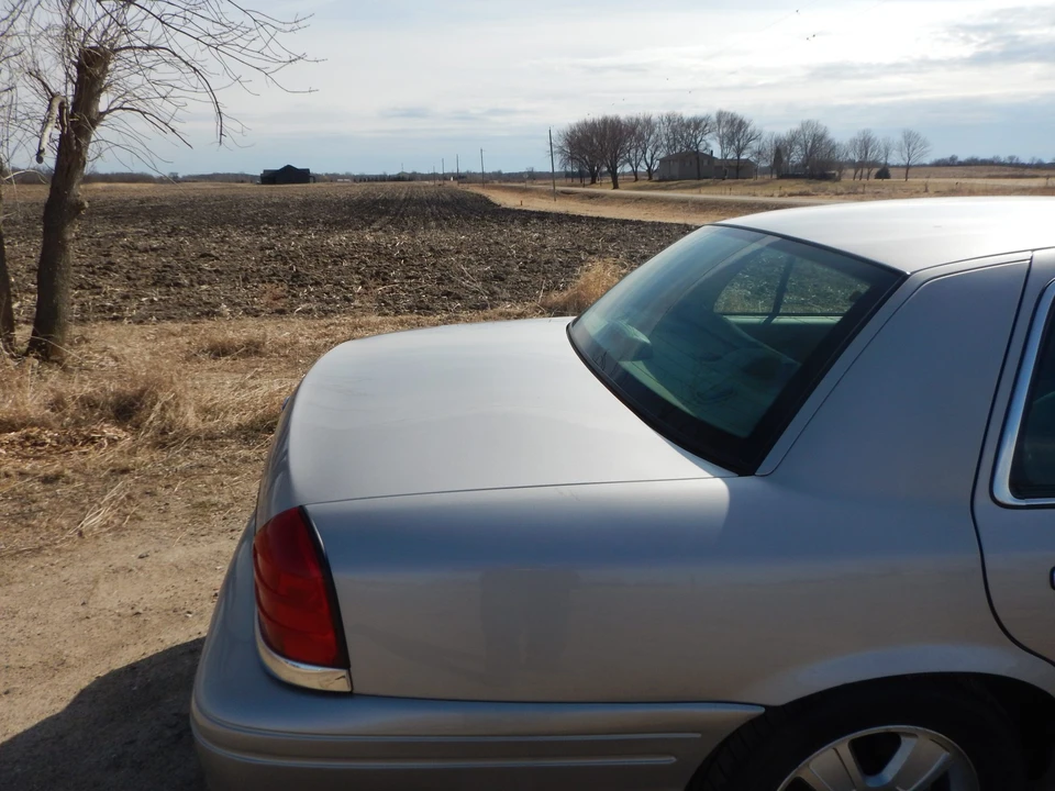 2011 Ford Crown Victoria - Image 28 of 31
